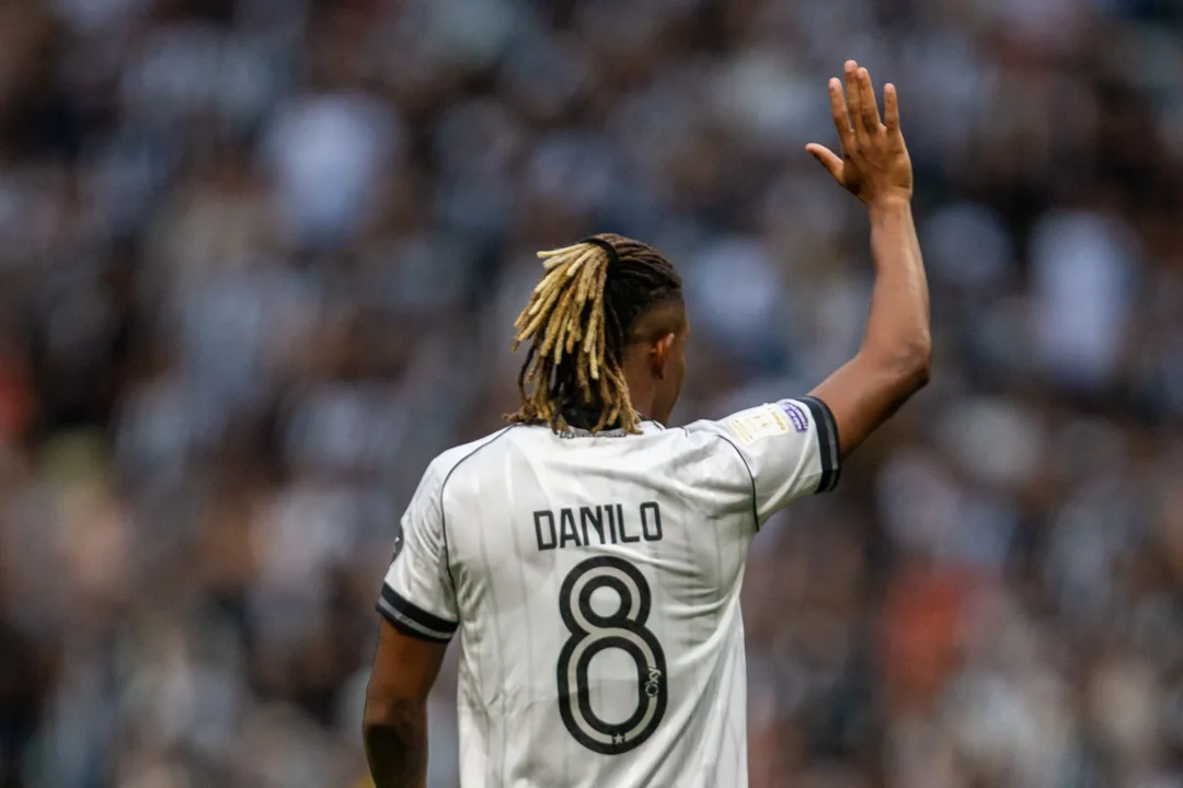 Pedido de dispensa acelera saída de Danilo do Botafogo e esquenta interesse de Palmeiras e Flamengo - Imagem do artigo original