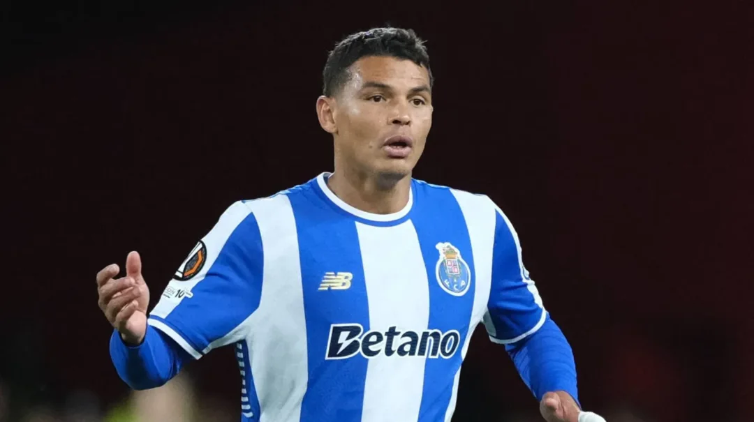 Fora da Copa, Thiago Silva avalia aposentadoria e tem ofertas de Chelsea e Milan para atuar como dirigente - Imagem do artigo original
