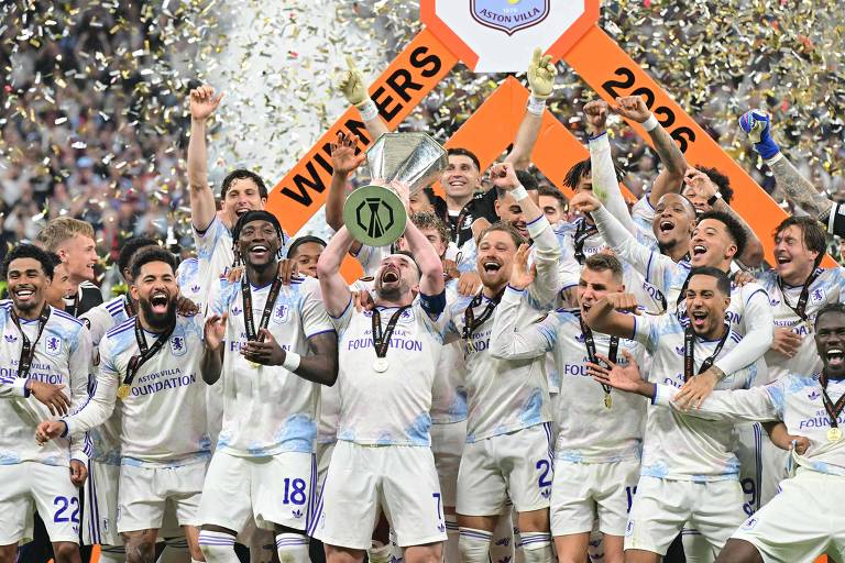 Aston Villa domina Freiburg em Istambul e volta a levantar um troféu europeu após 42 anos - Imagem do artigo original