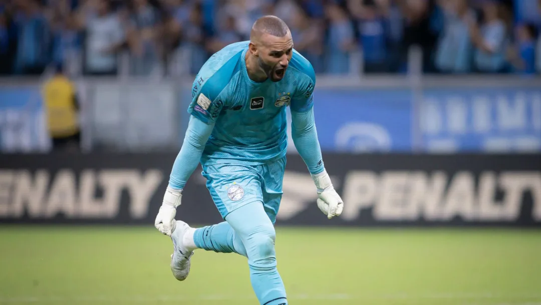 Grêmio tenta segurar Weverton antes de confronto direto com o Corinthians pelo Brasileirão - Imagem do artigo original