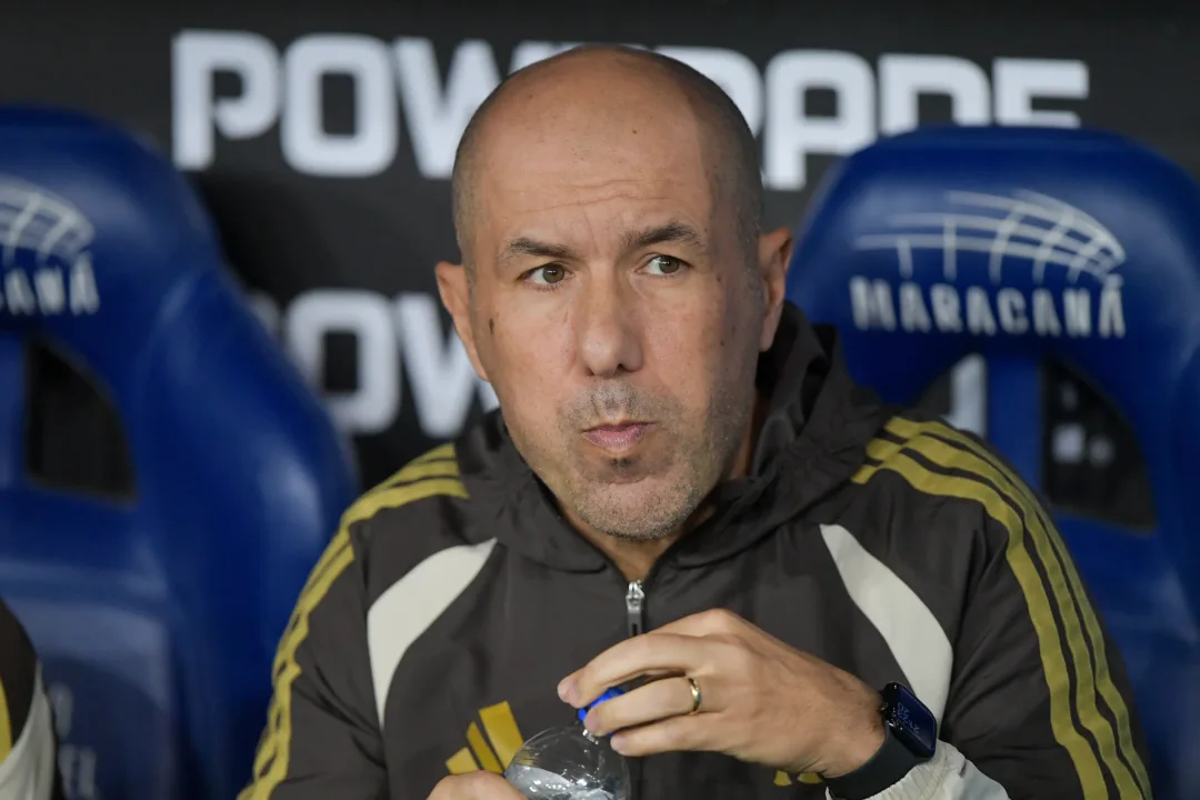 Após vitória sobre o Estudiantes, Leonardo Jardim lamenta ausência de Pedro na Seleção e mira confronto direto com o Palmeiras - Imagem do artigo original