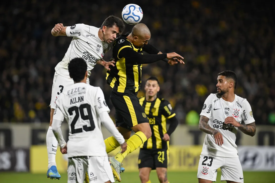 Peñarol aproveita única chance, vence Corinthians e mantém sonho de classificação na Libertadores - Imagem do artigo original