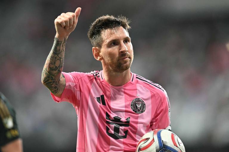 Messi alcança US$ 1 bilhão em patrimônio e encosta em Cristiano Ronaldo no topo das finanças do futebol - Imagem do artigo original
