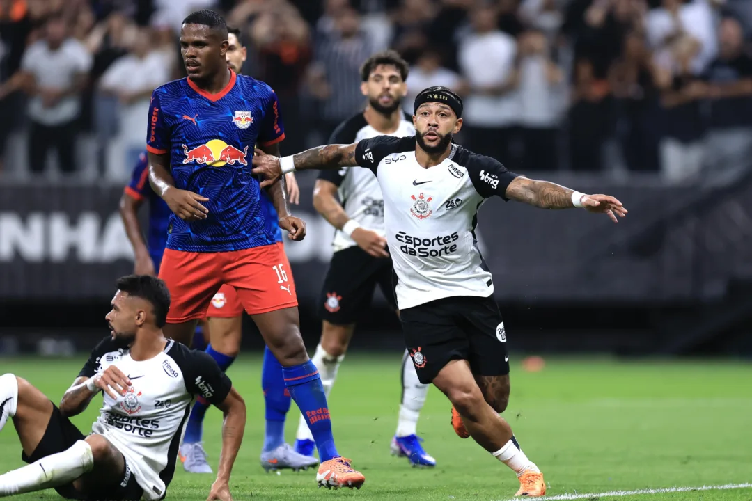 Lingard revela bastidores e sai em defesa de Memphis Depay no Corinthians - Imagem do artigo original