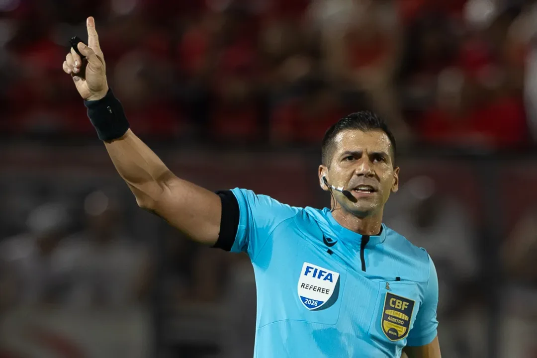 Bruno Arleu comandará Grêmio x Santos em duelo direto contra o Z-4 do Brasileirão - Imagem do artigo original