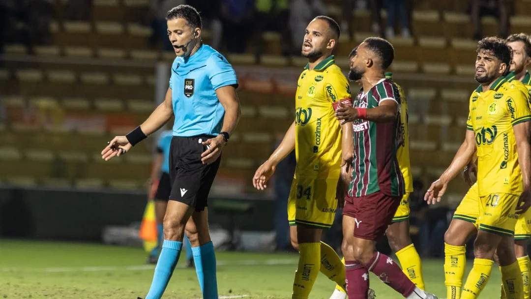 Mirassol segura Fluminense, vence por 1 a 0 e comemora primeira partida sem sofrer gols no Brasileirão - Imagem do artigo original
