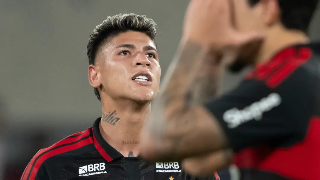Flamengo multa Jorge Carrascal por expulsão contra o Palmeiras e encerra caso internamente - Imagem do artigo original